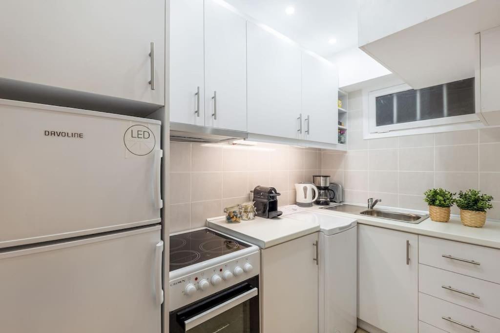 Glyfada Center Sea View Apt Lägenhet Aten Exteriör bild